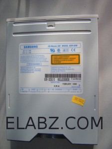 Samsung SCR3230E CD-ROM drive to be opened